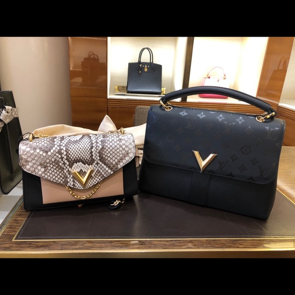 Like new Very One Handle LV bag - Picture 3 of 6